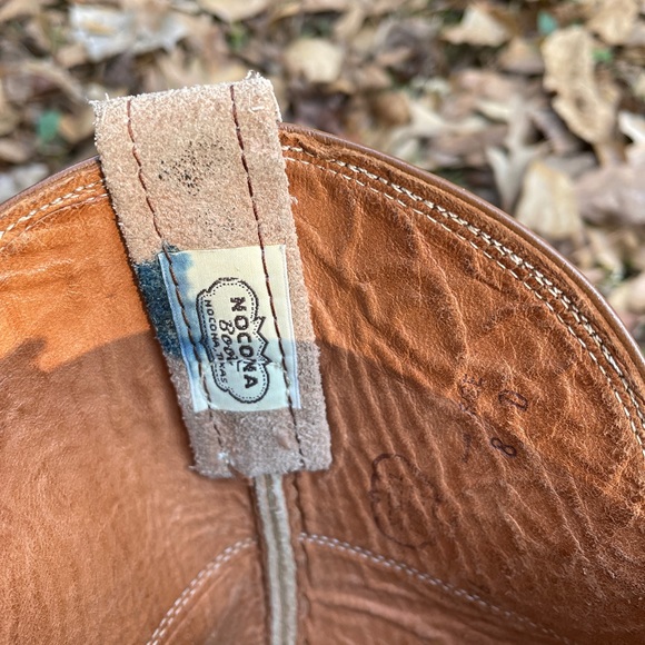 Vintage Nocona suede boots, Men’s 8D, Circa 80s. It’s boot season! - Picture 7 of 10